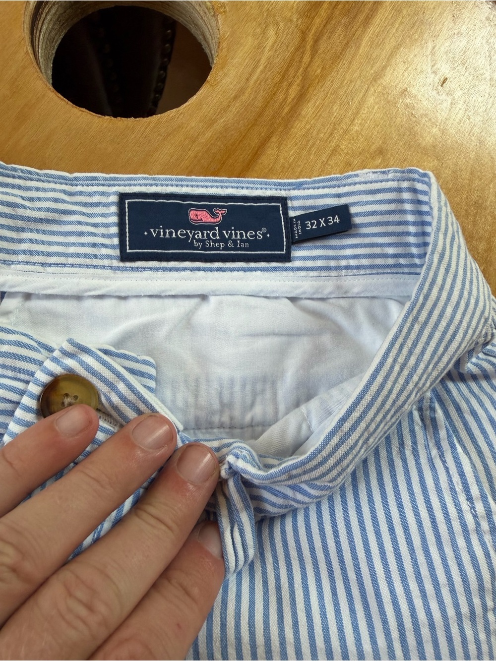 Vineyard Vines Men’s Blue & White Striped Button-Down Shirt